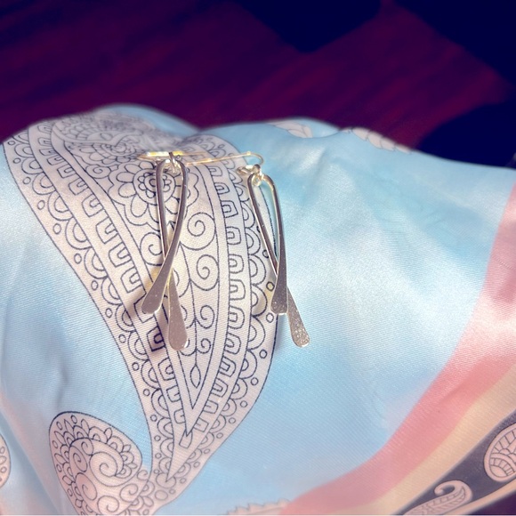 Unusual Crisscross Earrings - Picture 3 of 5